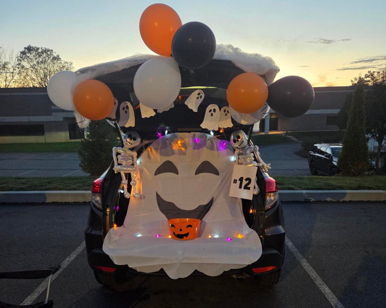 12_Ghosts-Ghosts-Ghosts