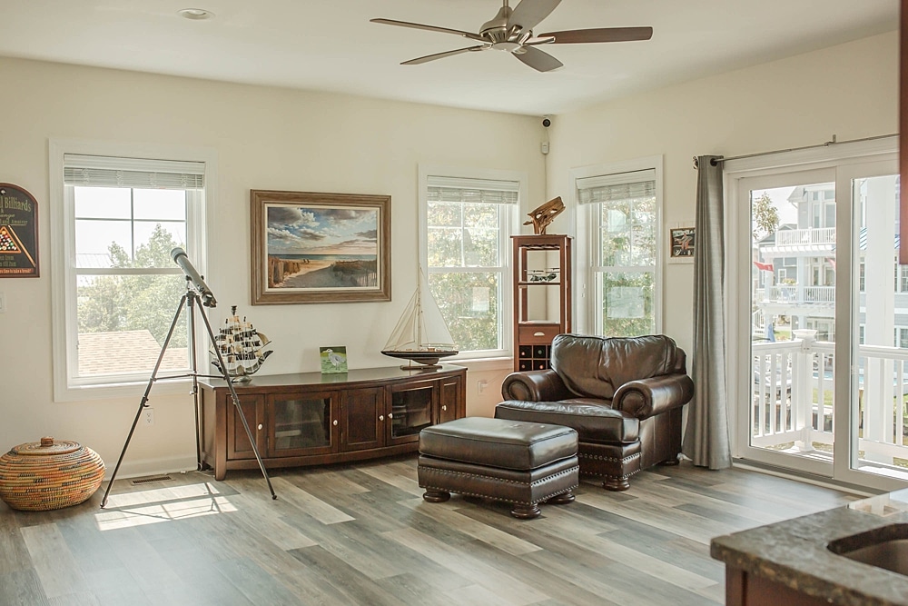 Viwinco OceanView Double-Hung and Patio Door - impact-resistant windows