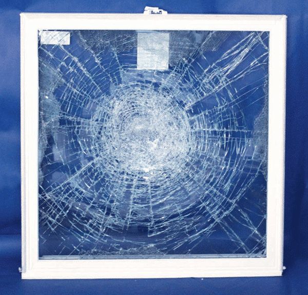 Viwinco-Laminated-brokenglass_small-web2 Viwinco laminated IGU - shot by a cannon for impact testing