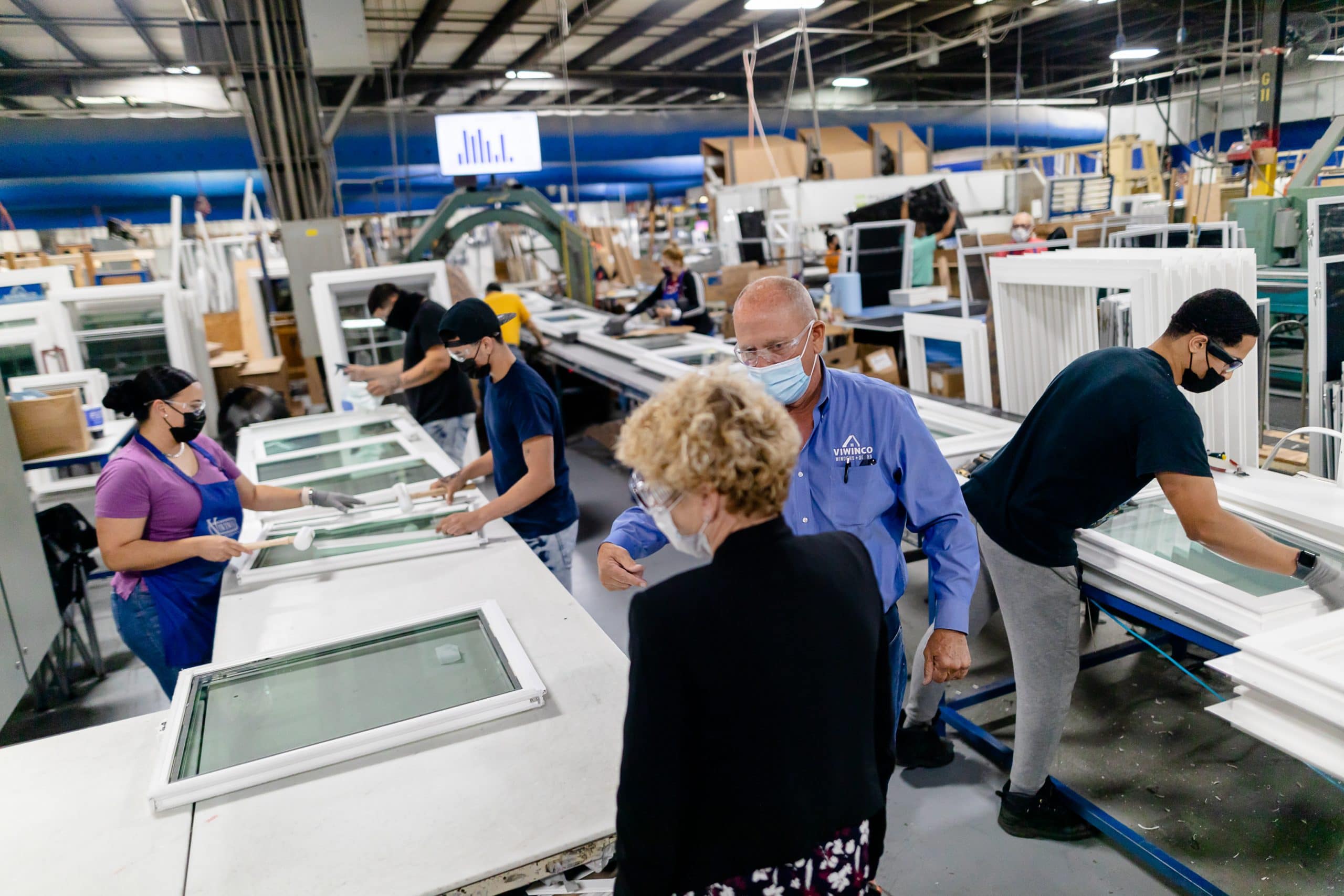Rep. Chrissy Houlahan visiting Viwinco glass facility.