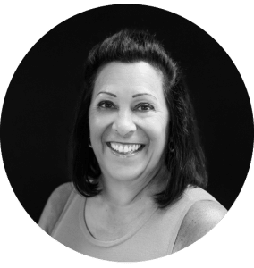 Viwinco-HR - Lori-L Black and white portrait of Viwinco team member, Lori.