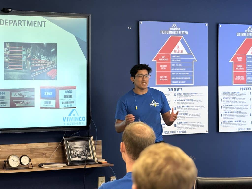 IMG_5631 Steve Tello, presenting on his internship